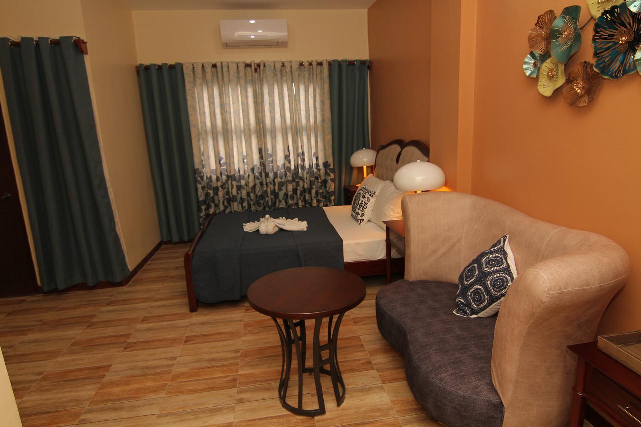 Hotel Charos Dormitel à Dumaguete City Extérieur photo