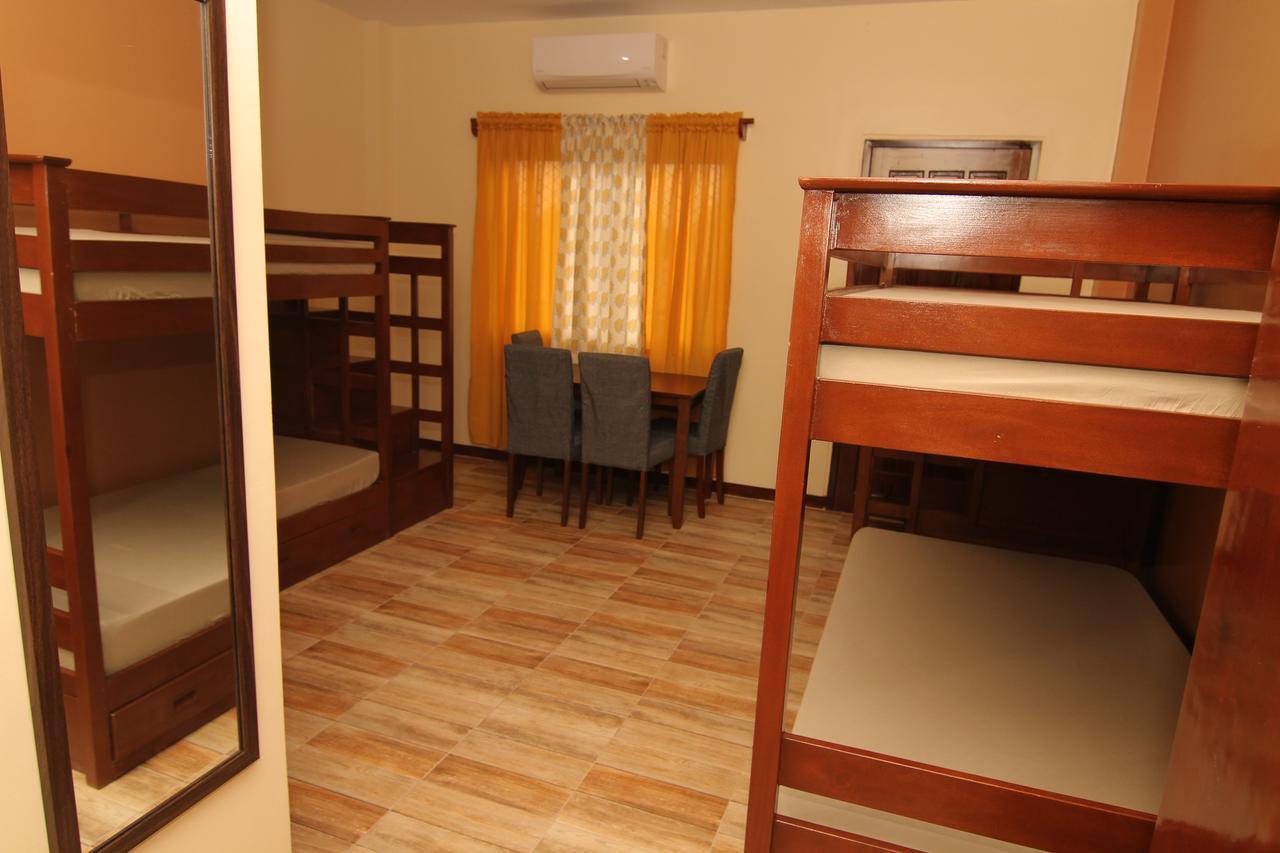 Hotel Charos Dormitel à Dumaguete City Extérieur photo