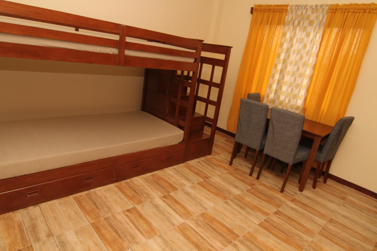 Hotel Charos Dormitel à Dumaguete City Extérieur photo